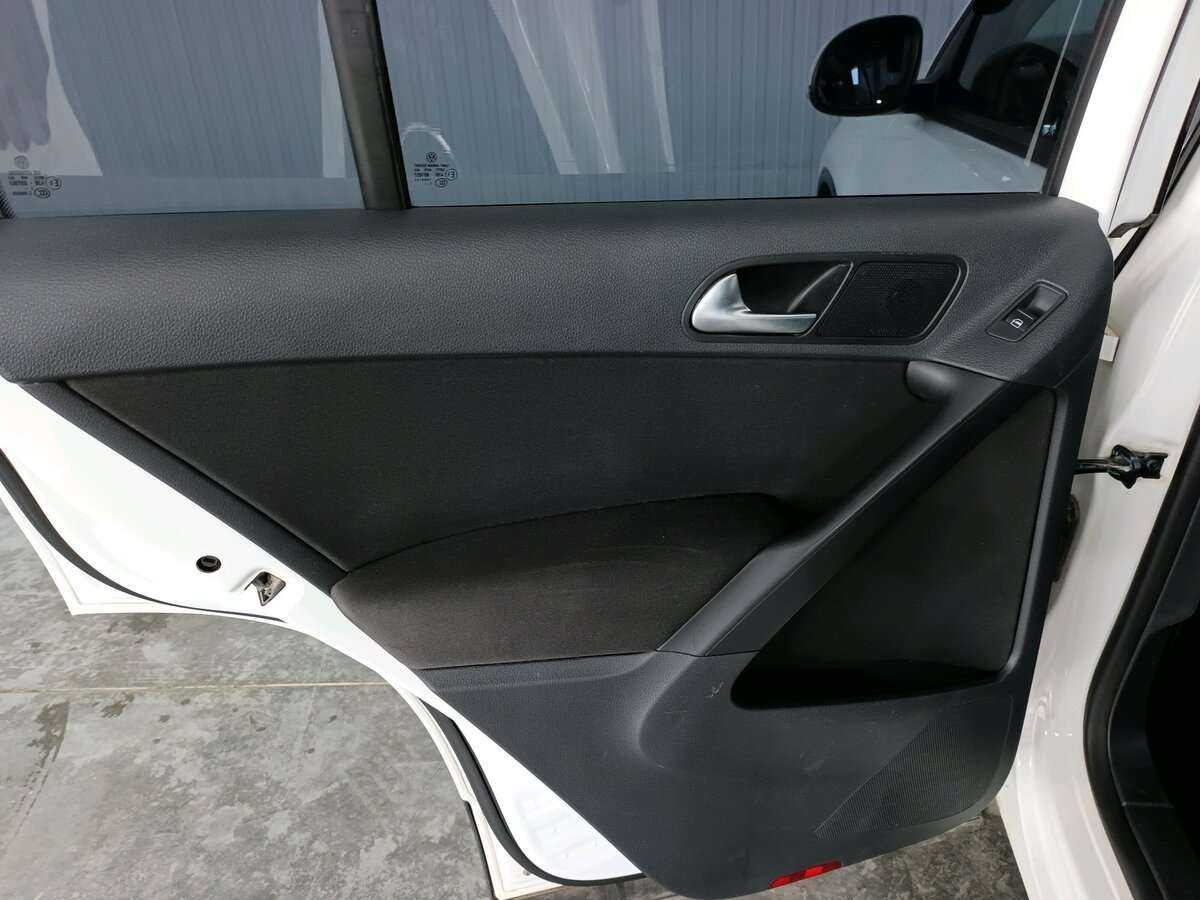 Купить Volkswagen Tiguan с пробегом. Фото: #17