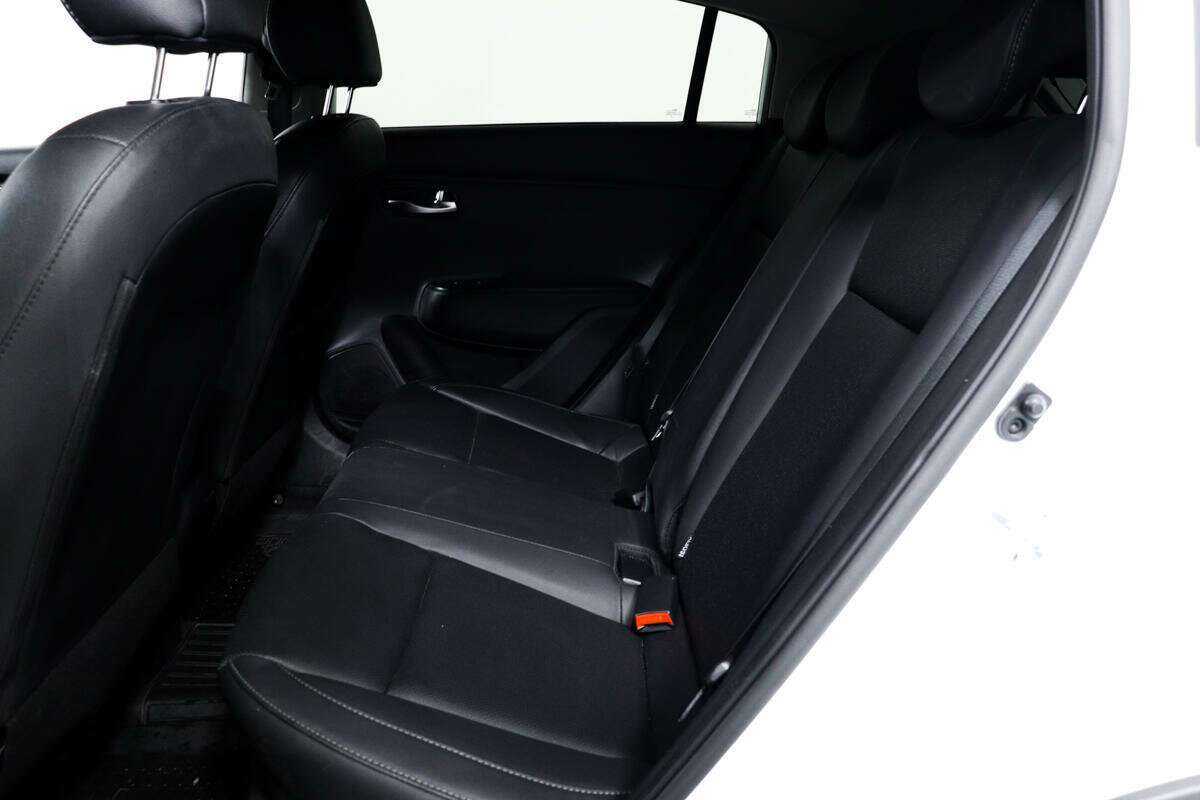 Купить Kia Rio с пробегом. Фото: #11