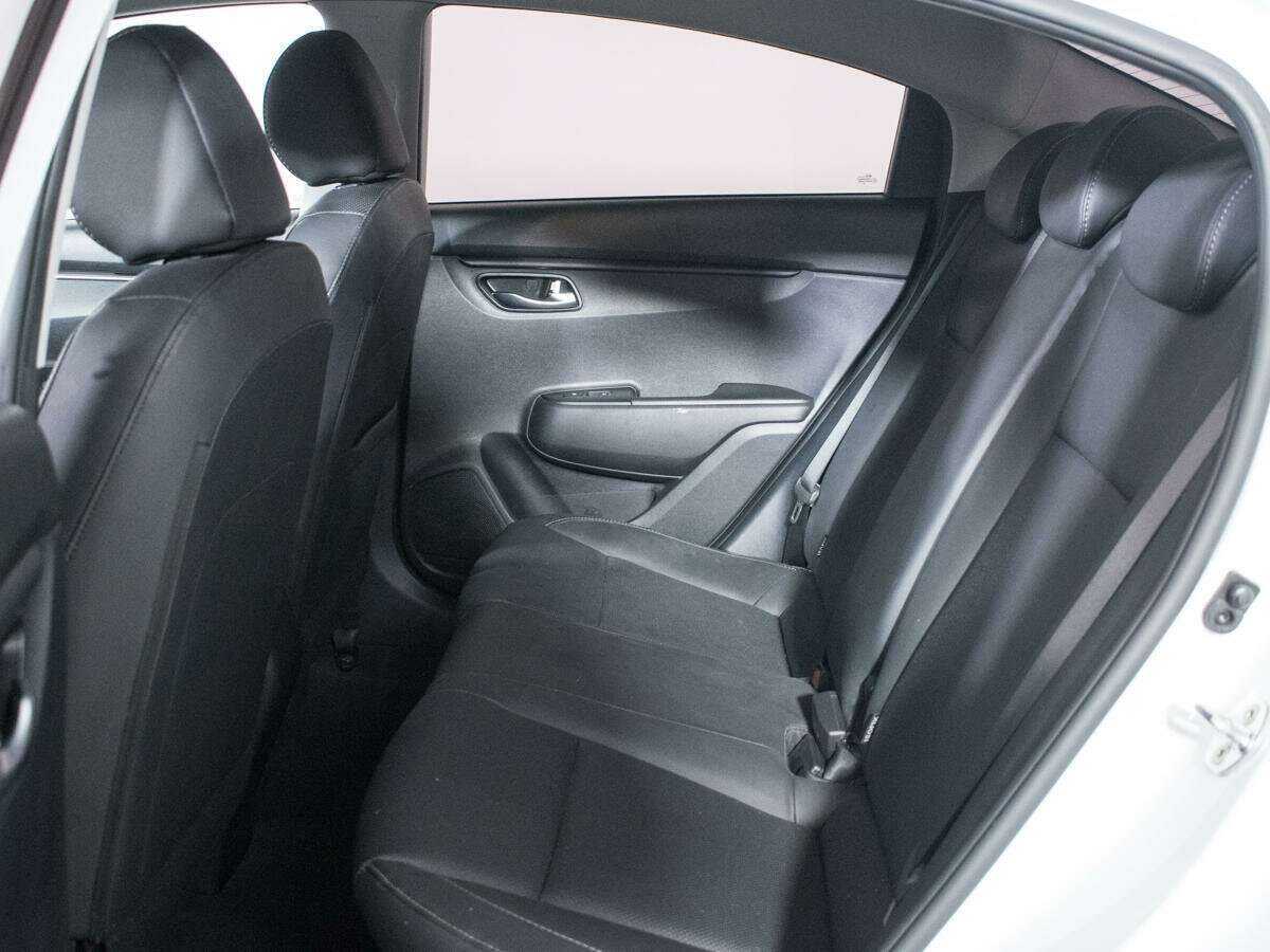 Купить Kia Rio с пробегом. Фото: #9