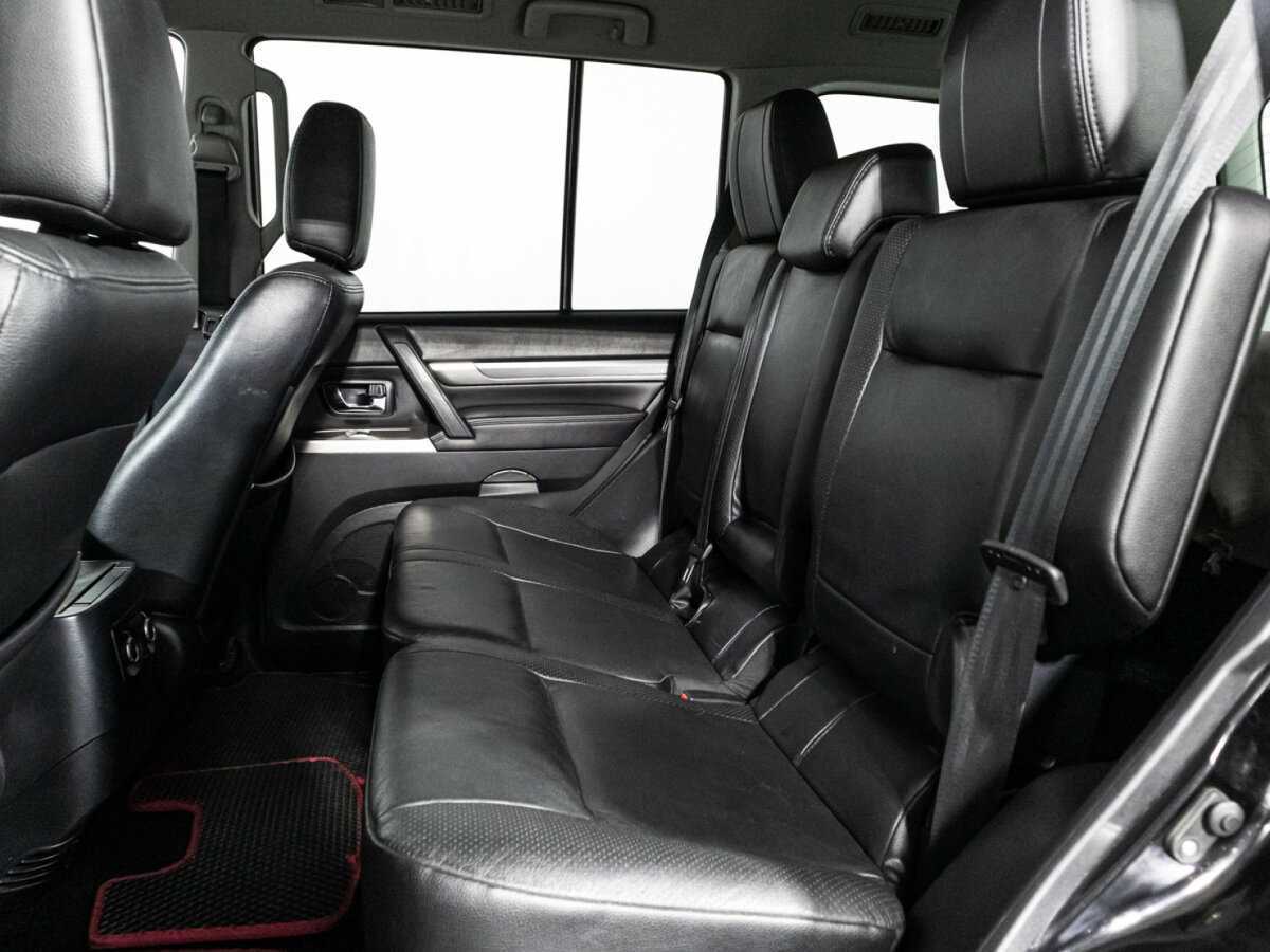 Купить Mitsubishi Pajero с пробегом. Фото: #7