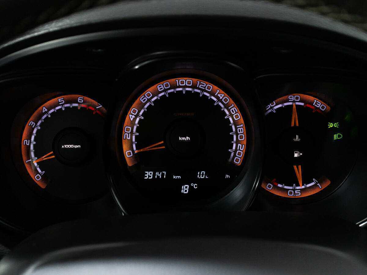 Купить Lada (ВАЗ) Vesta с пробегом. Фото: #11