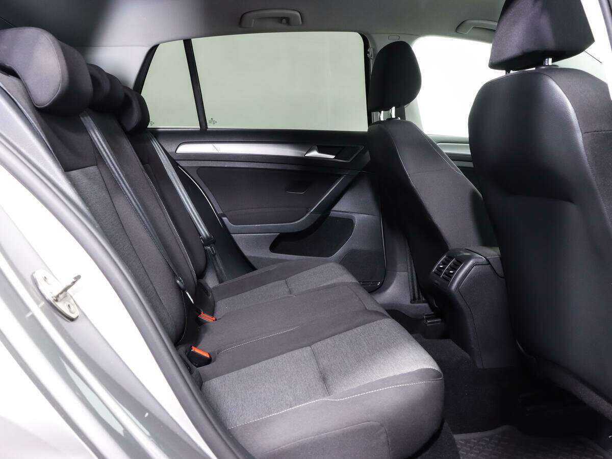 Купить Volkswagen Golf с пробегом. Фото: #10