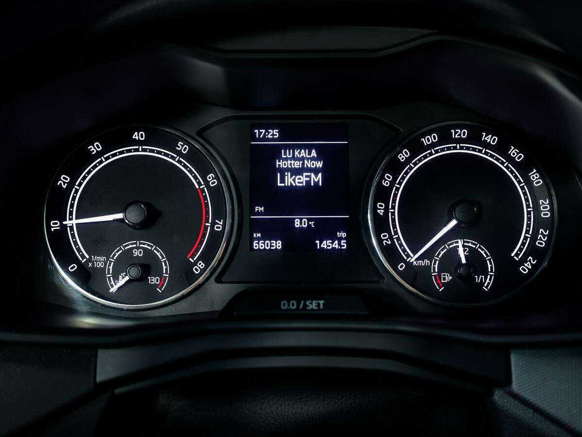 Купить Skoda Rapid с пробегом. Фото: #21