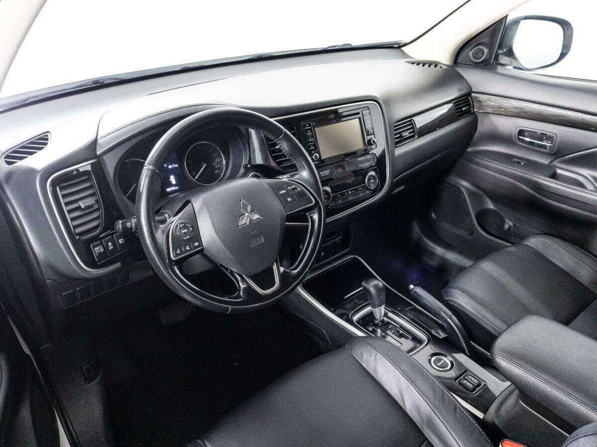 Купить Mitsubishi Outlander с пробегом. Фото: #10