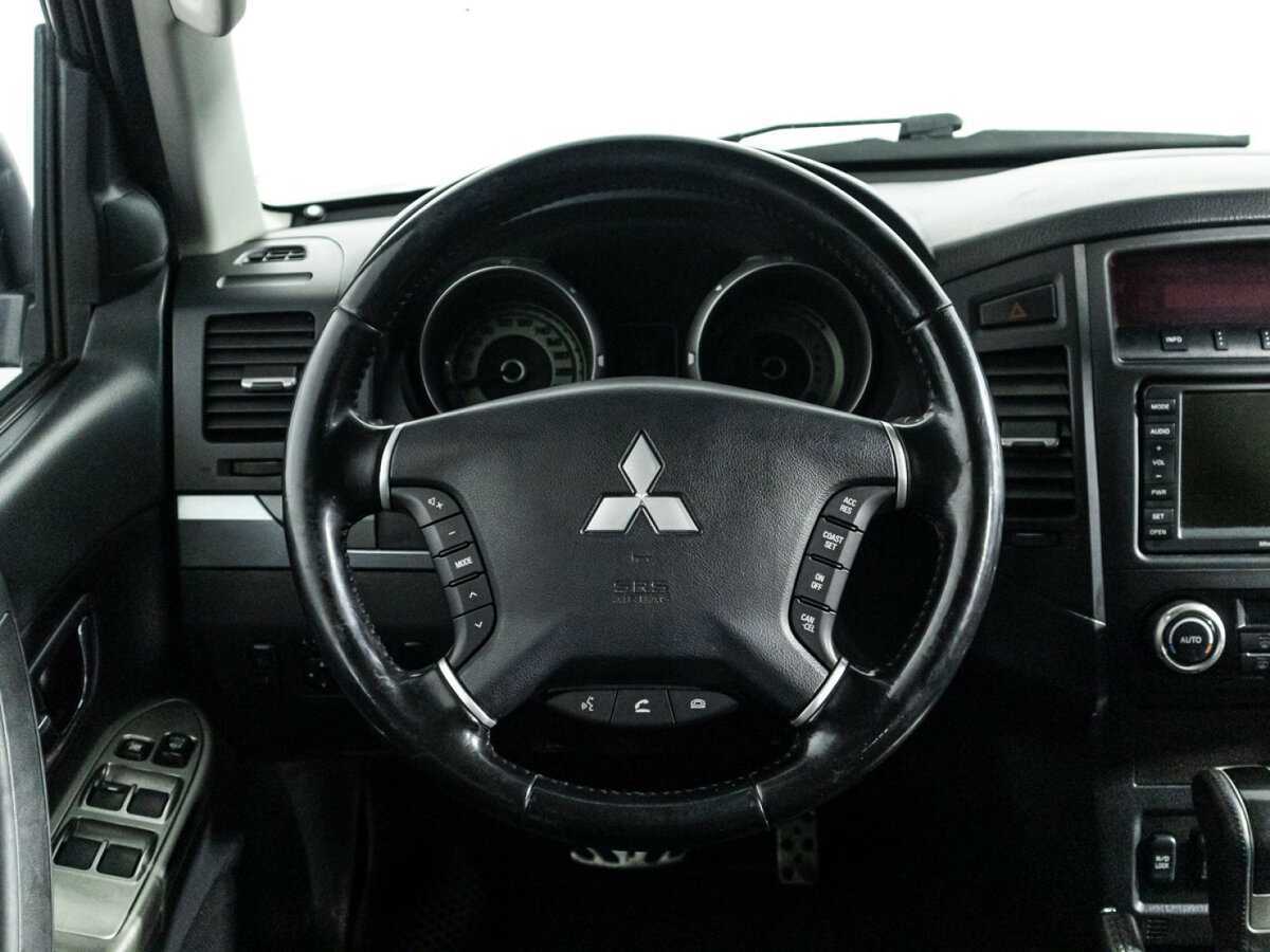 Купить Mitsubishi Pajero с пробегом. Фото: #16