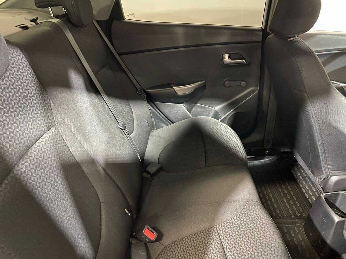 Купить Kia Rio с пробегом. Фото: #10