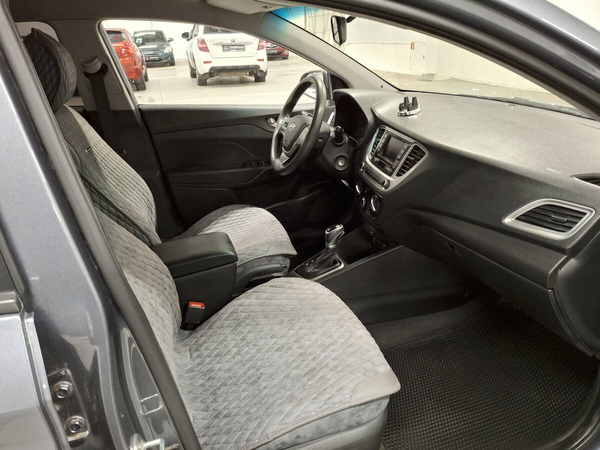 Купить Hyundai Solaris с пробегом. Фото: #10