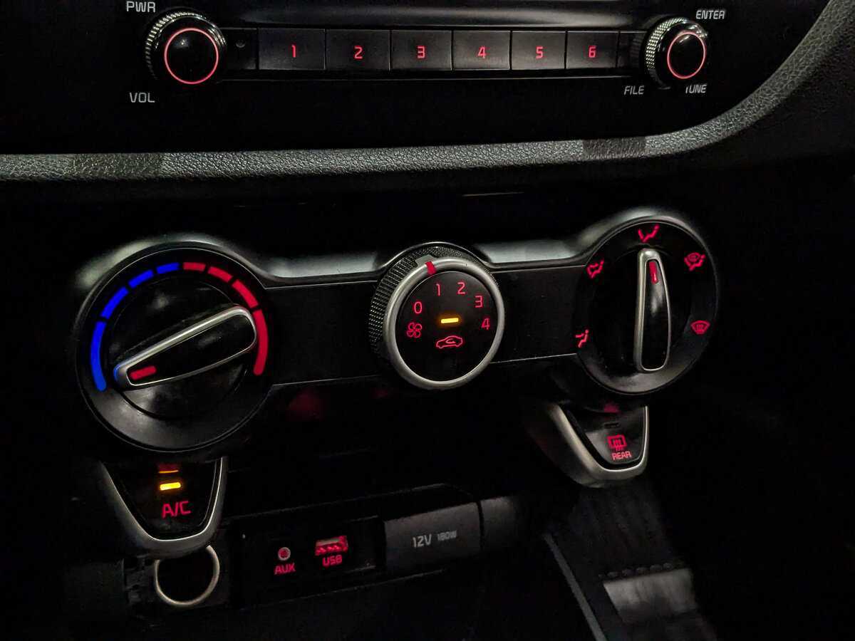 Купить Kia Rio с пробегом. Фото: #19