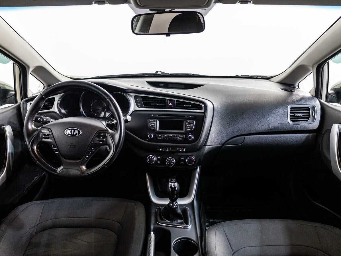 Купить Kia Ceed с пробегом. Фото: #9