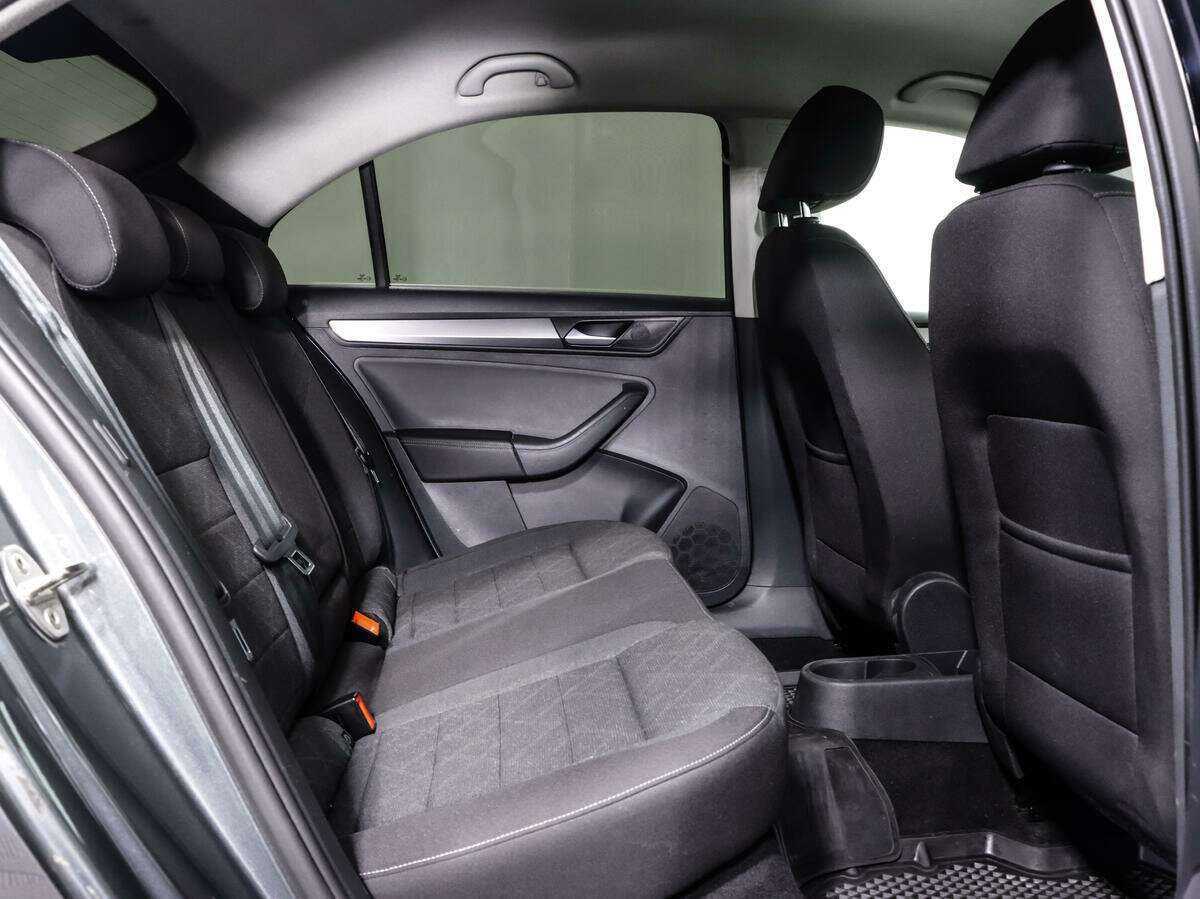 Купить Volkswagen Polo с пробегом. Фото: #10