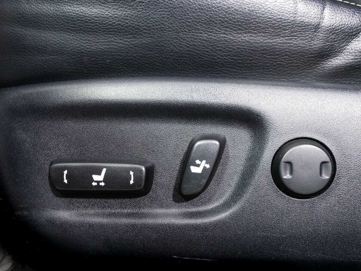 Купить Toyota RAV4 с пробегом. Фото: #20