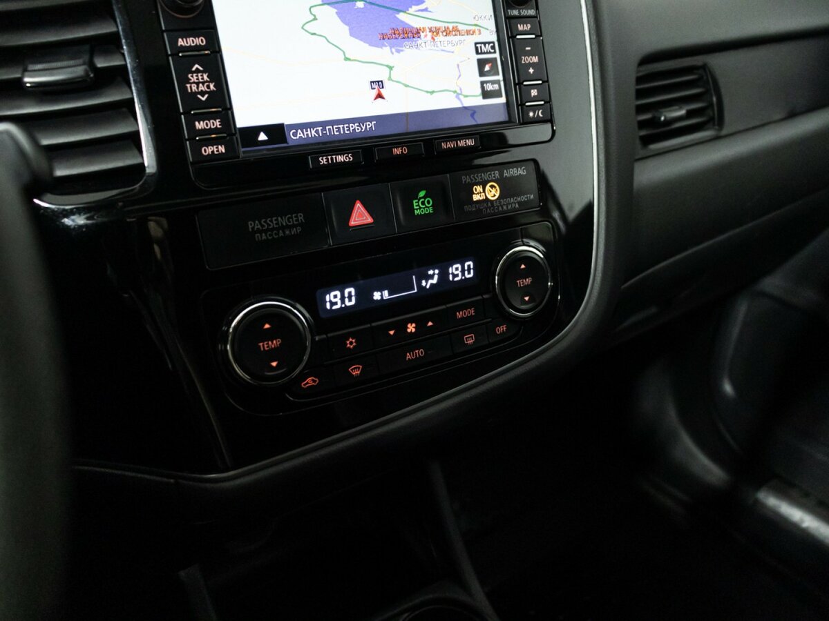 Купить Mitsubishi Outlander с пробегом. Фото: #17