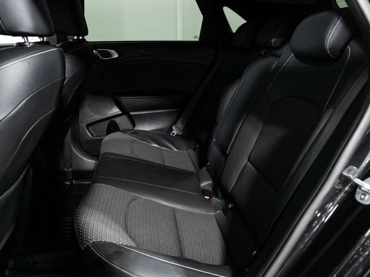 Купить Kia Ceed с пробегом. Фото: #9