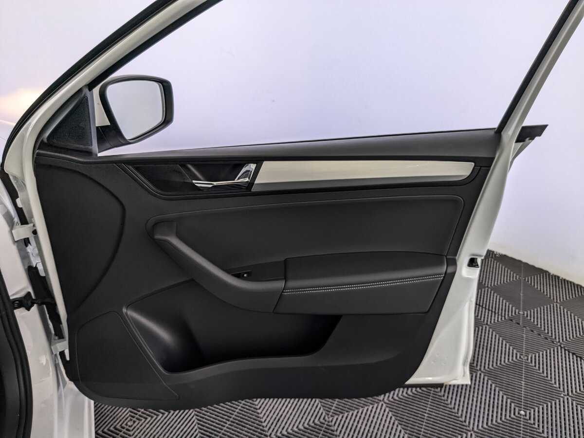 Купить Skoda Rapid с пробегом. Фото: #17