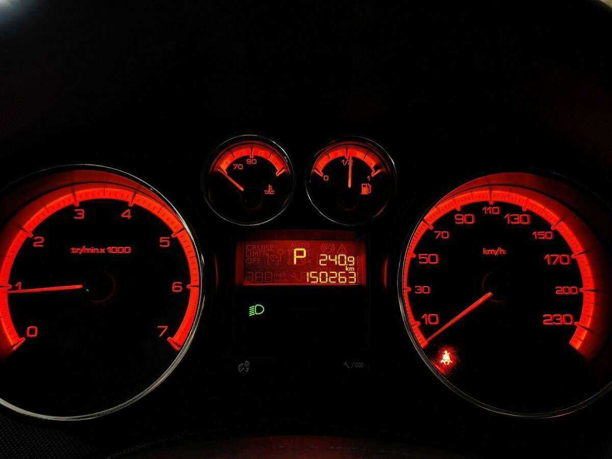 Купить Peugeot 408 с пробегом. Фото: #15