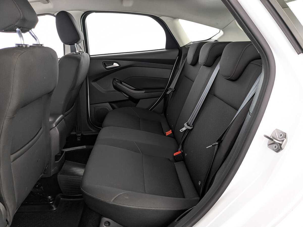 Купить Ford Focus с пробегом. Фото: #17