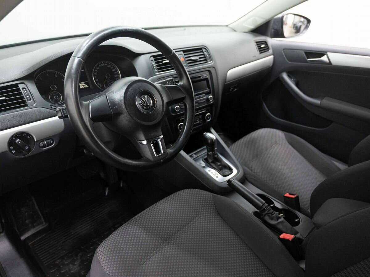 Купить Volkswagen Jetta с пробегом. Фото: #5