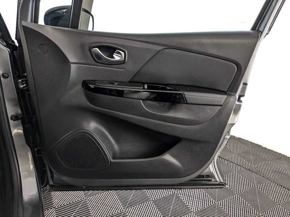 Купить Renault Kaptur с пробегом. Фото: #20