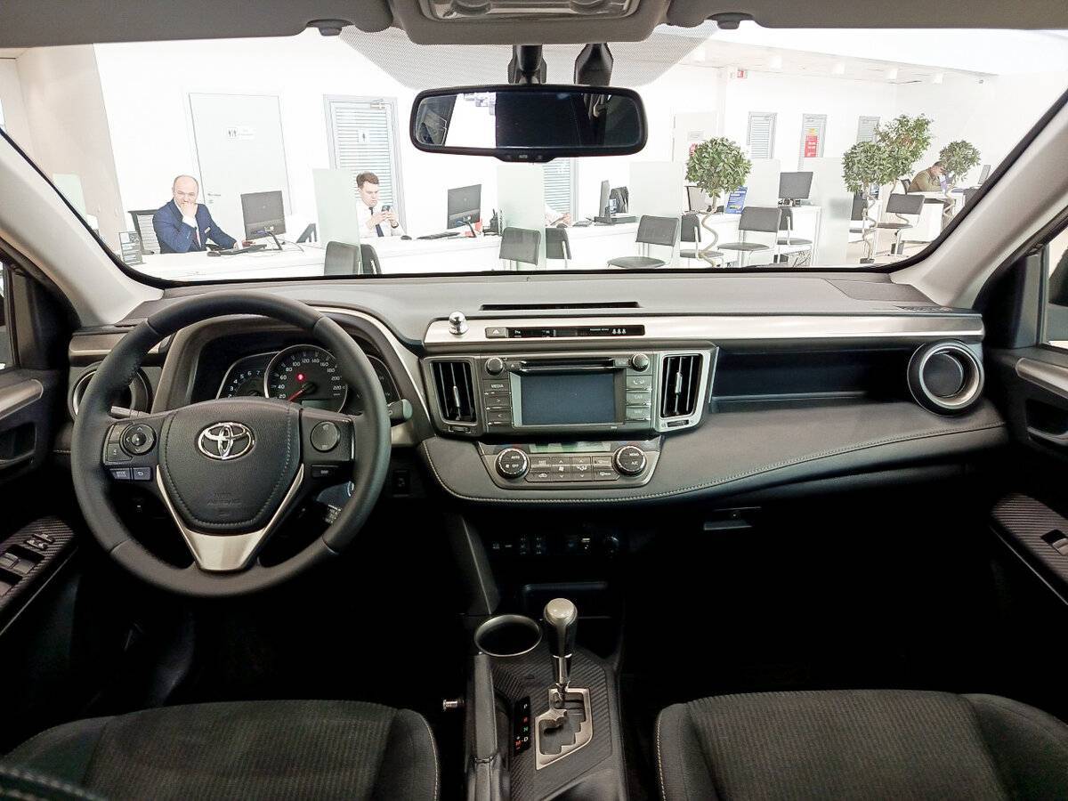 Купить Toyota RAV4 с пробегом. Фото: #13