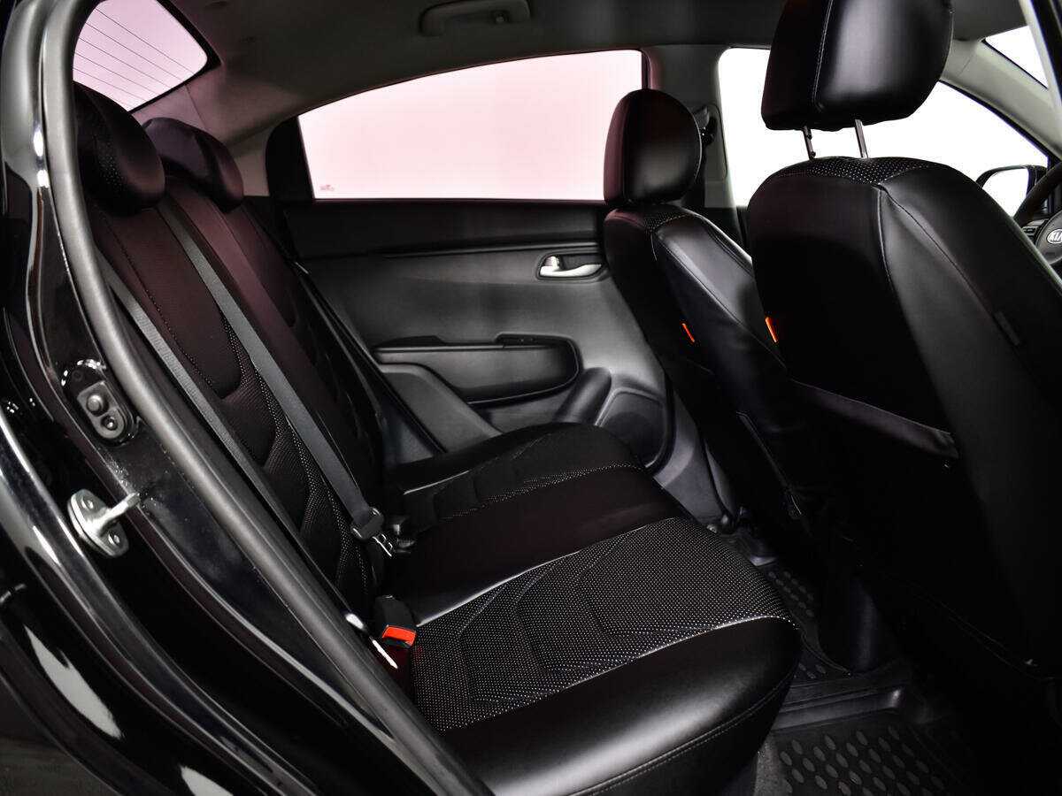 Купить Kia Rio с пробегом. Фото: #9