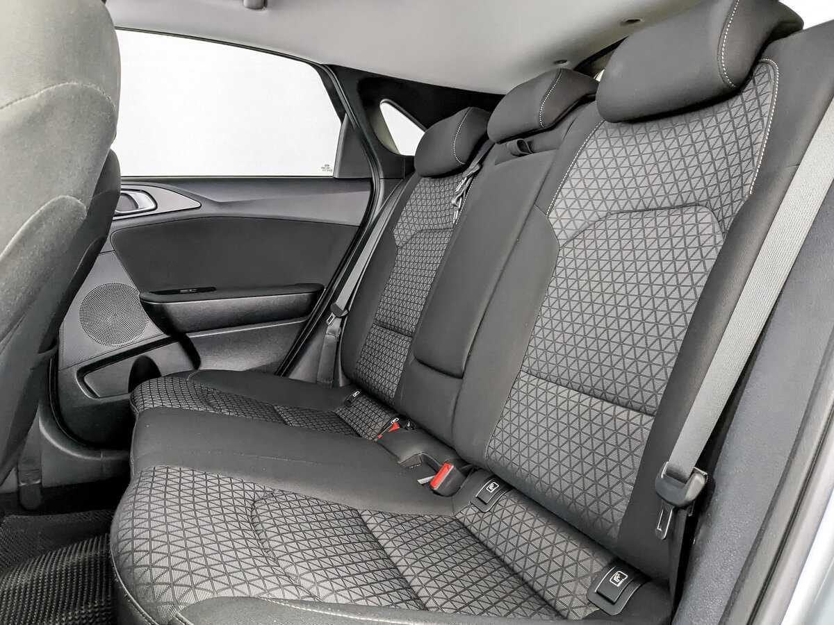 Купить Kia Ceed с пробегом. Фото: #9