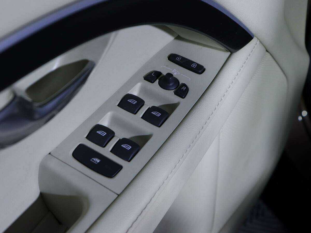 Купить Volvo XC70 с пробегом. Фото: #12
