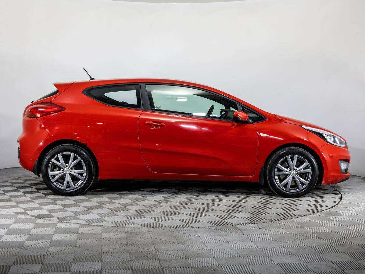 Купить Kia Ceed с пробегом. Фото: #3