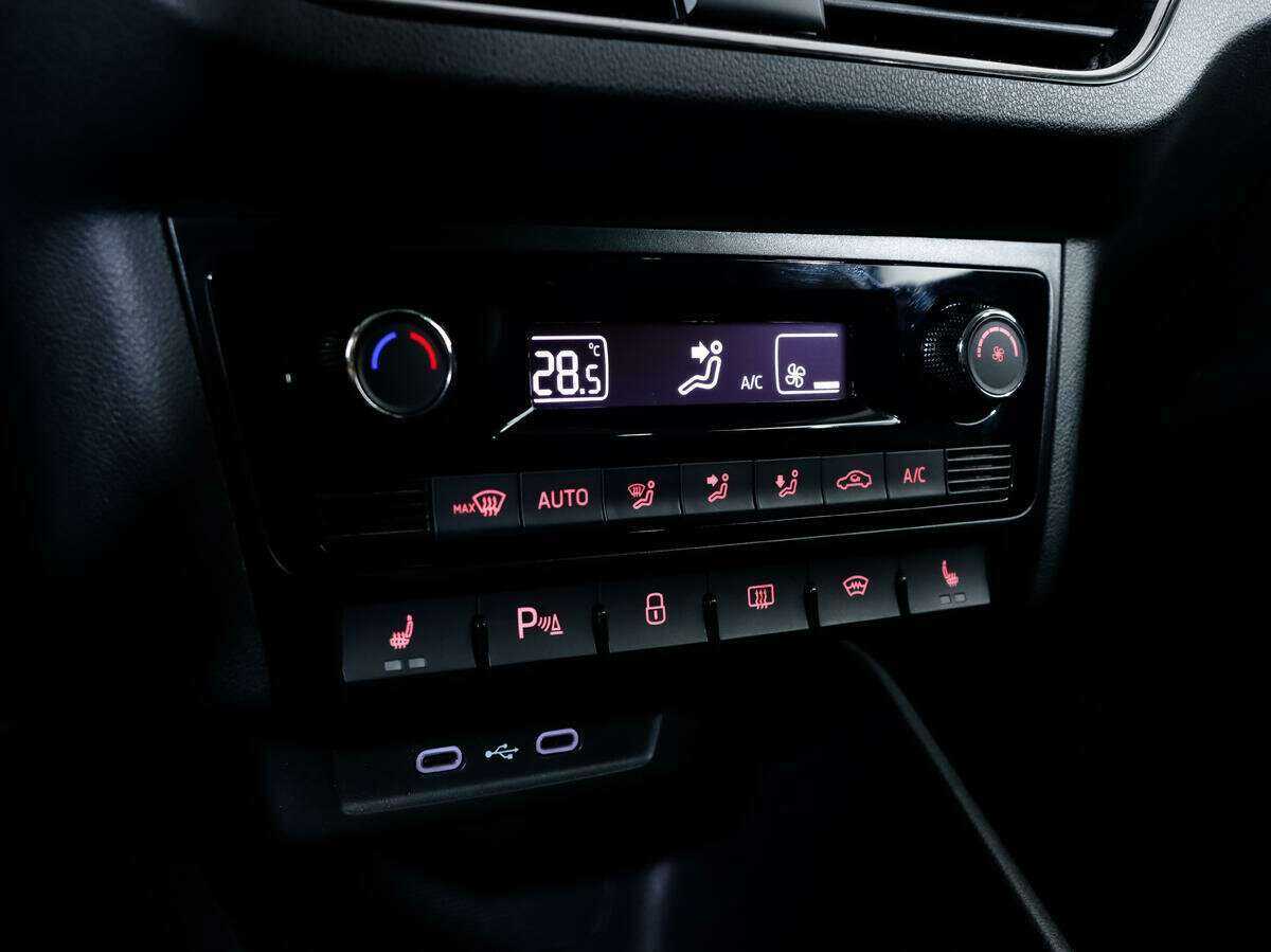 Купить Volkswagen Polo с пробегом. Фото: #13