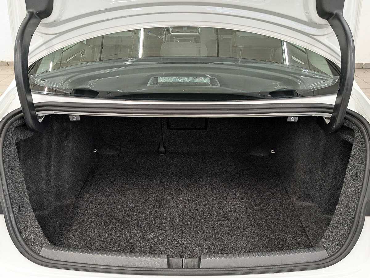 Купить Volkswagen Jetta с пробегом. Фото: #9