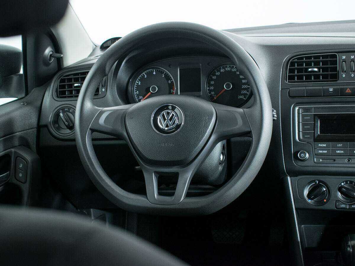Купить Volkswagen Polo с пробегом. Фото: #13