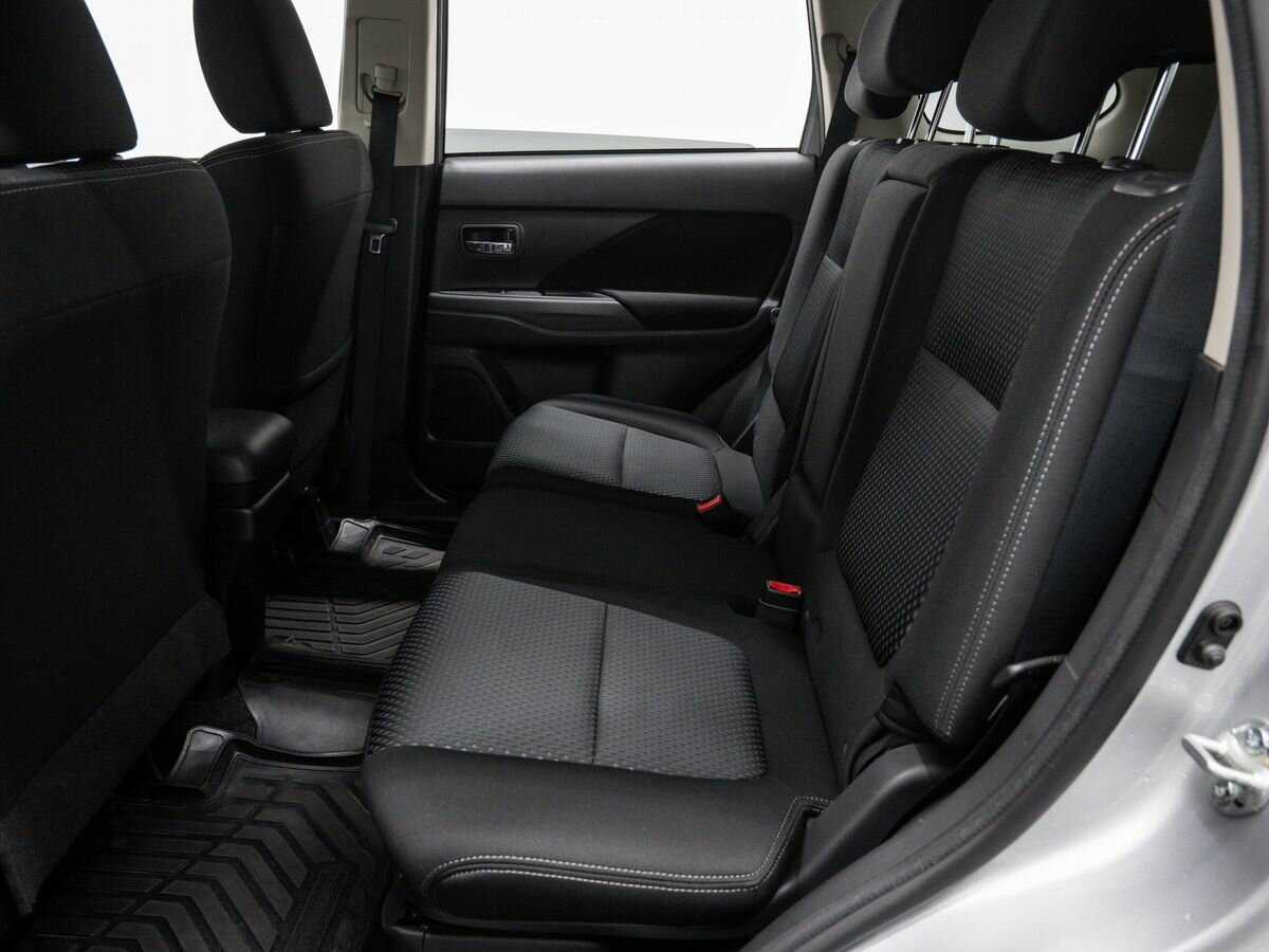 Купить Mitsubishi Outlander с пробегом. Фото: #11