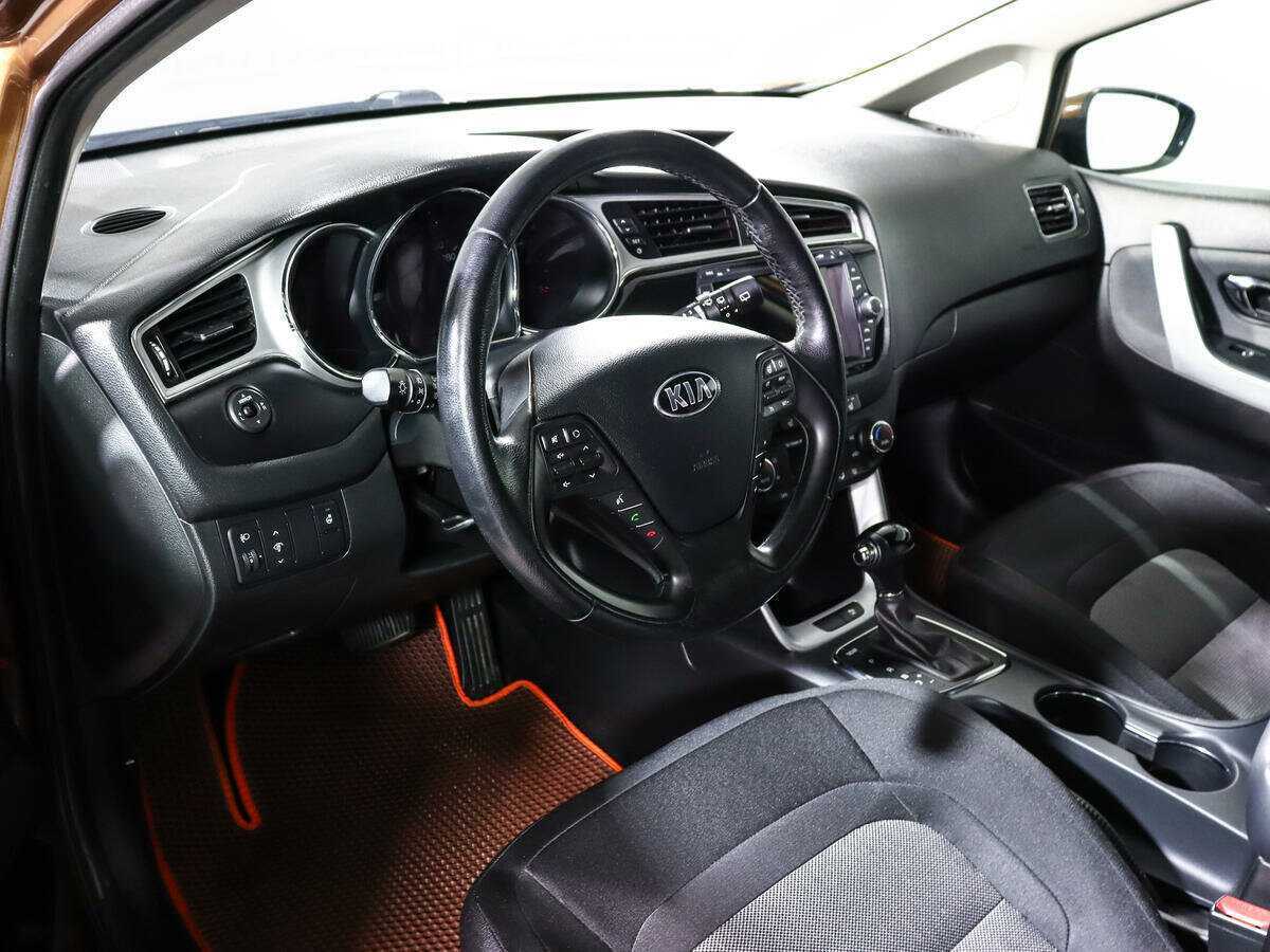 Купить Kia Ceed с пробегом. Фото: #12