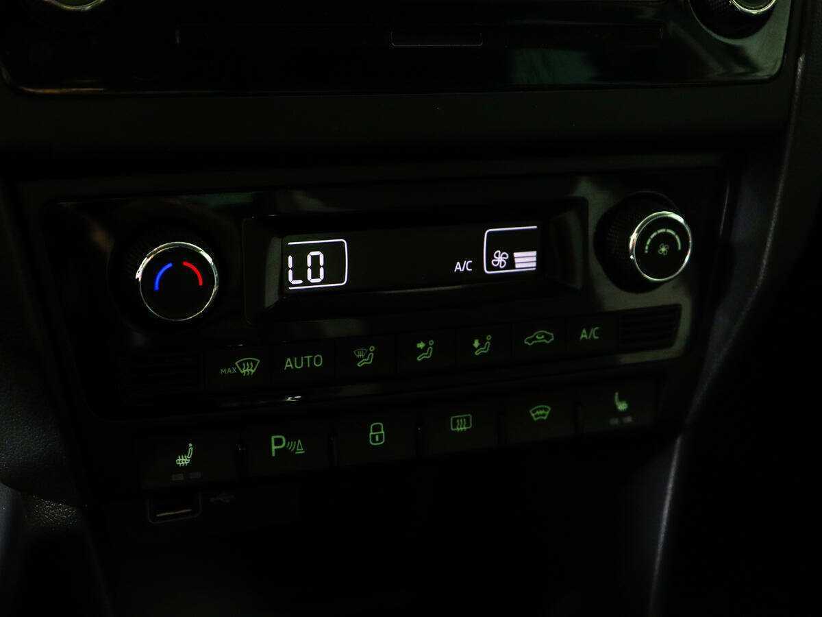 Купить Skoda Rapid с пробегом. Фото: #15