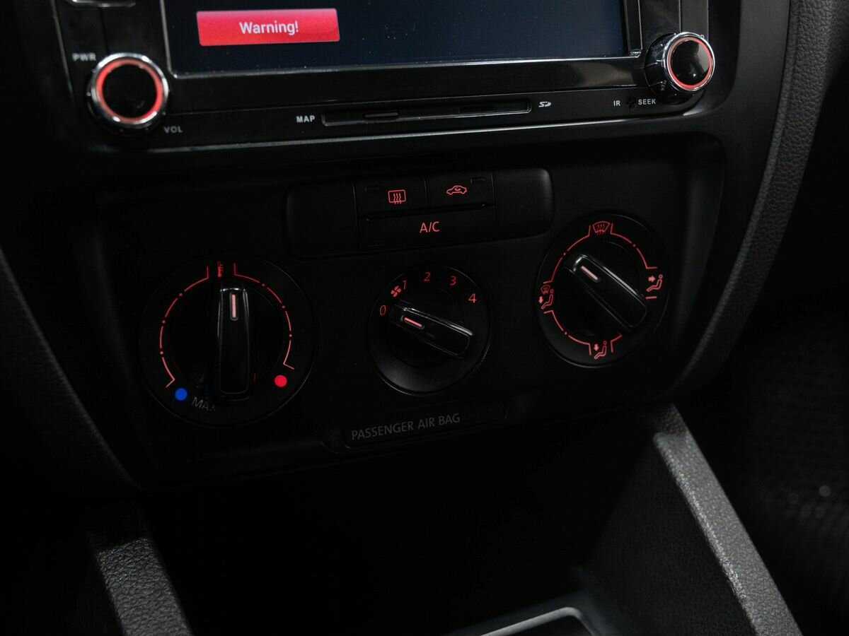 Купить Volkswagen Jetta с пробегом. Фото: #16