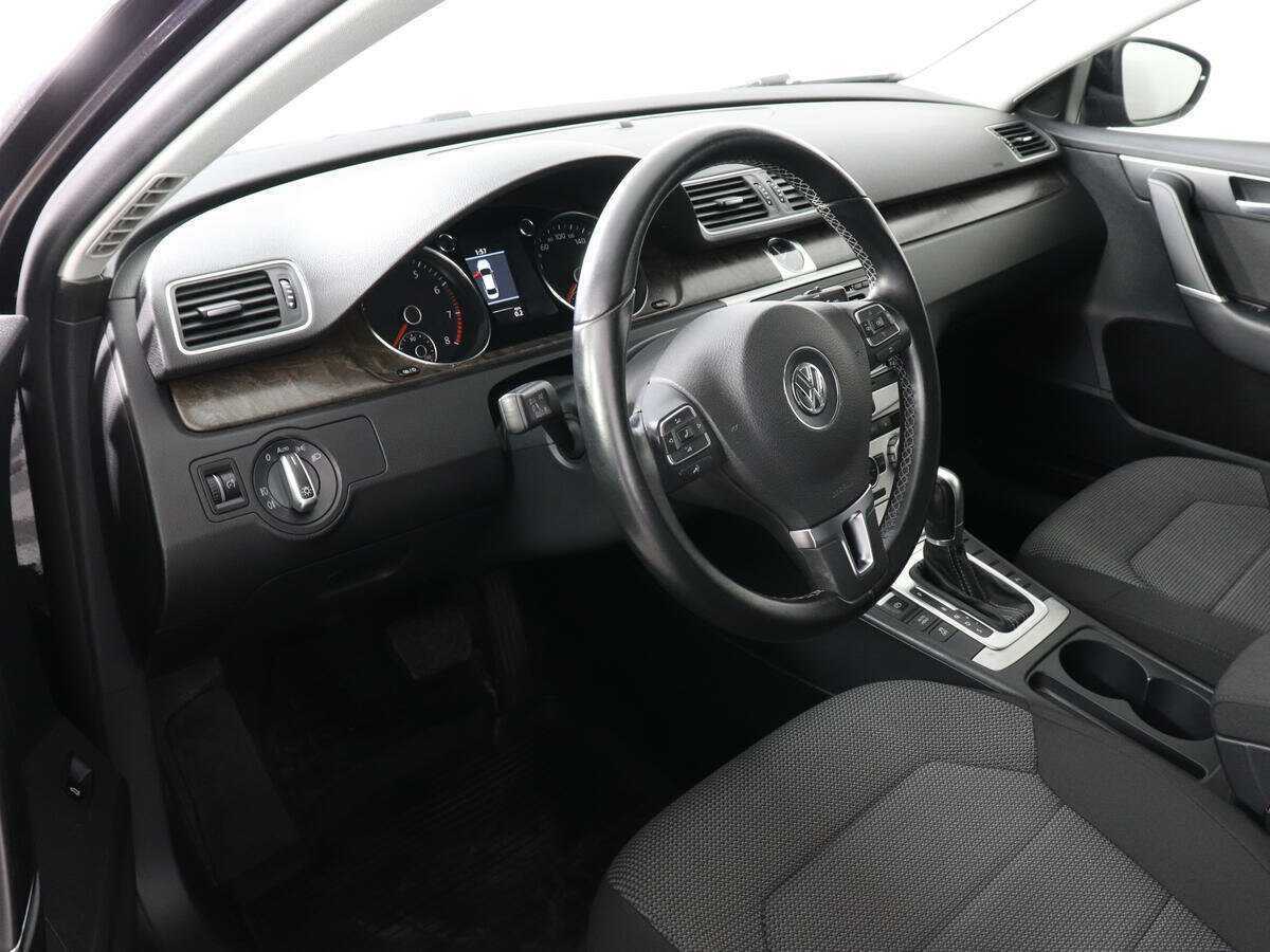 Купить Volkswagen Passat с пробегом. Фото: #8