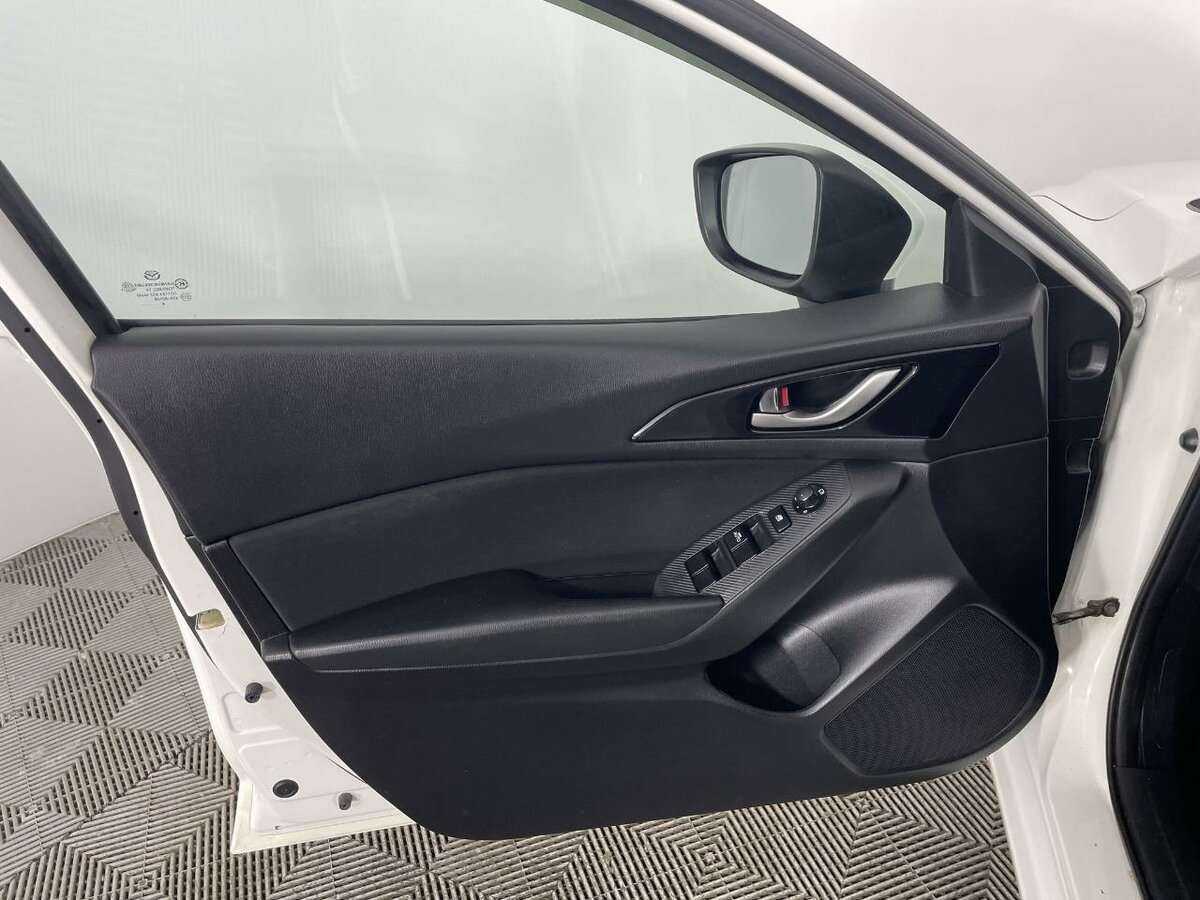Купить Mazda 3 с пробегом. Фото: #6