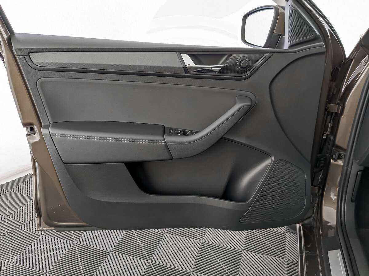 Купить Skoda Rapid с пробегом. Фото: #13