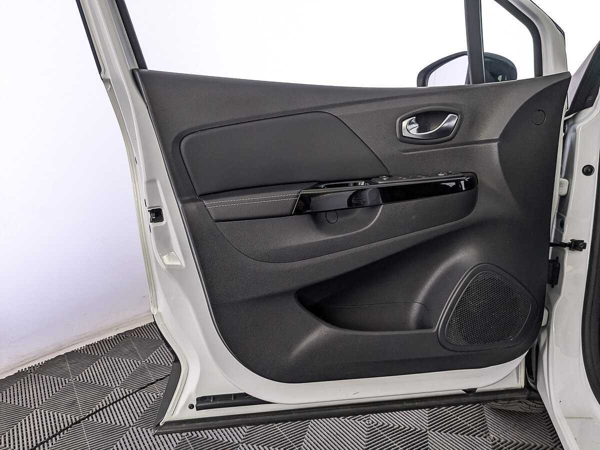 Купить Renault Kaptur с пробегом. Фото: #18