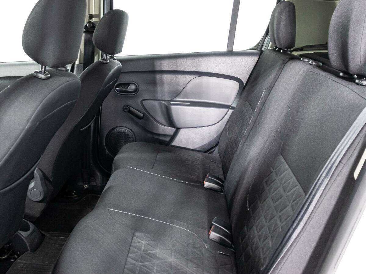 Купить Renault Sandero с пробегом. Фото: #9