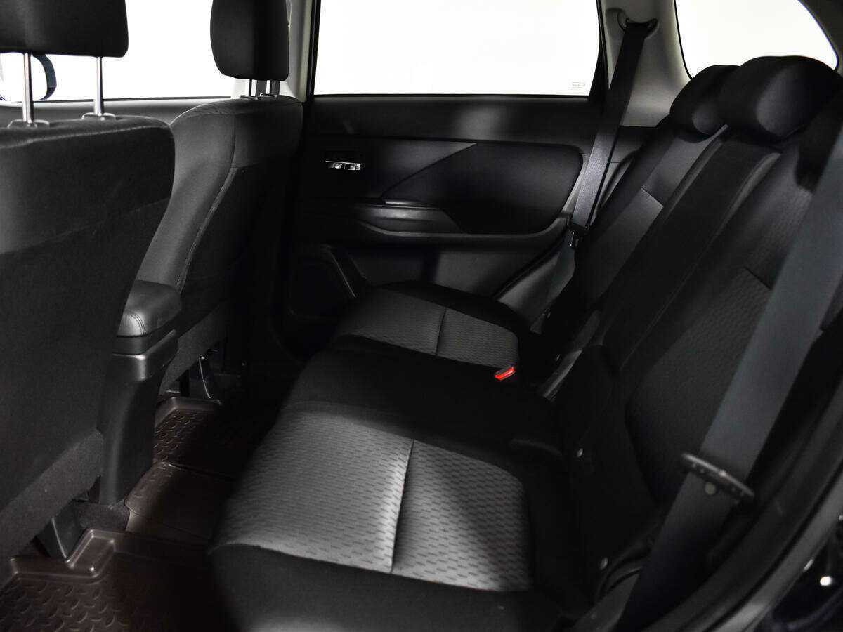 Купить Mitsubishi Outlander с пробегом. Фото: #9