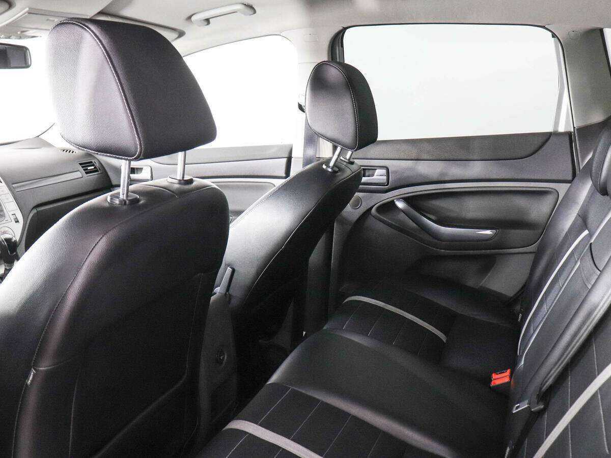 Купить Ford Kuga с пробегом. Фото: #11