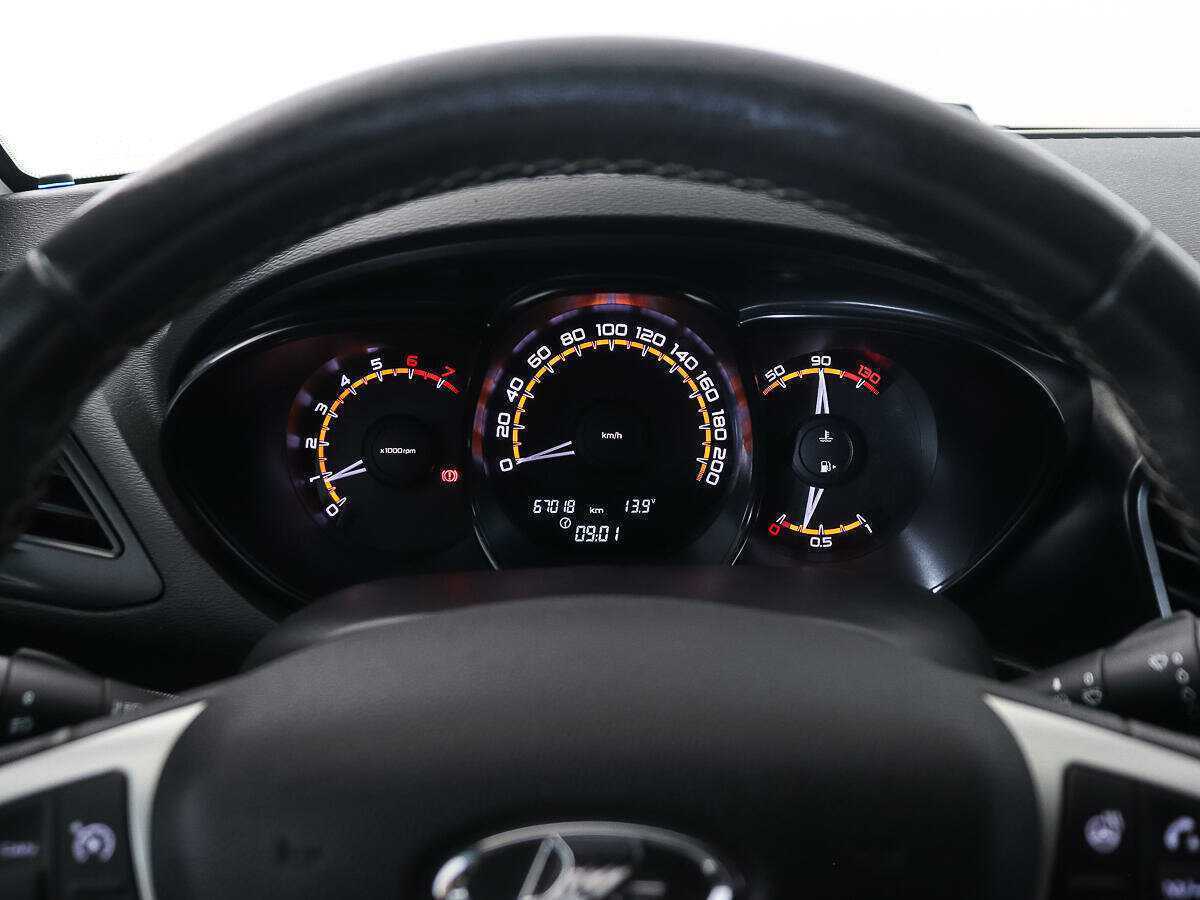 Купить Lada (ВАЗ) Vesta с пробегом. Фото: #10