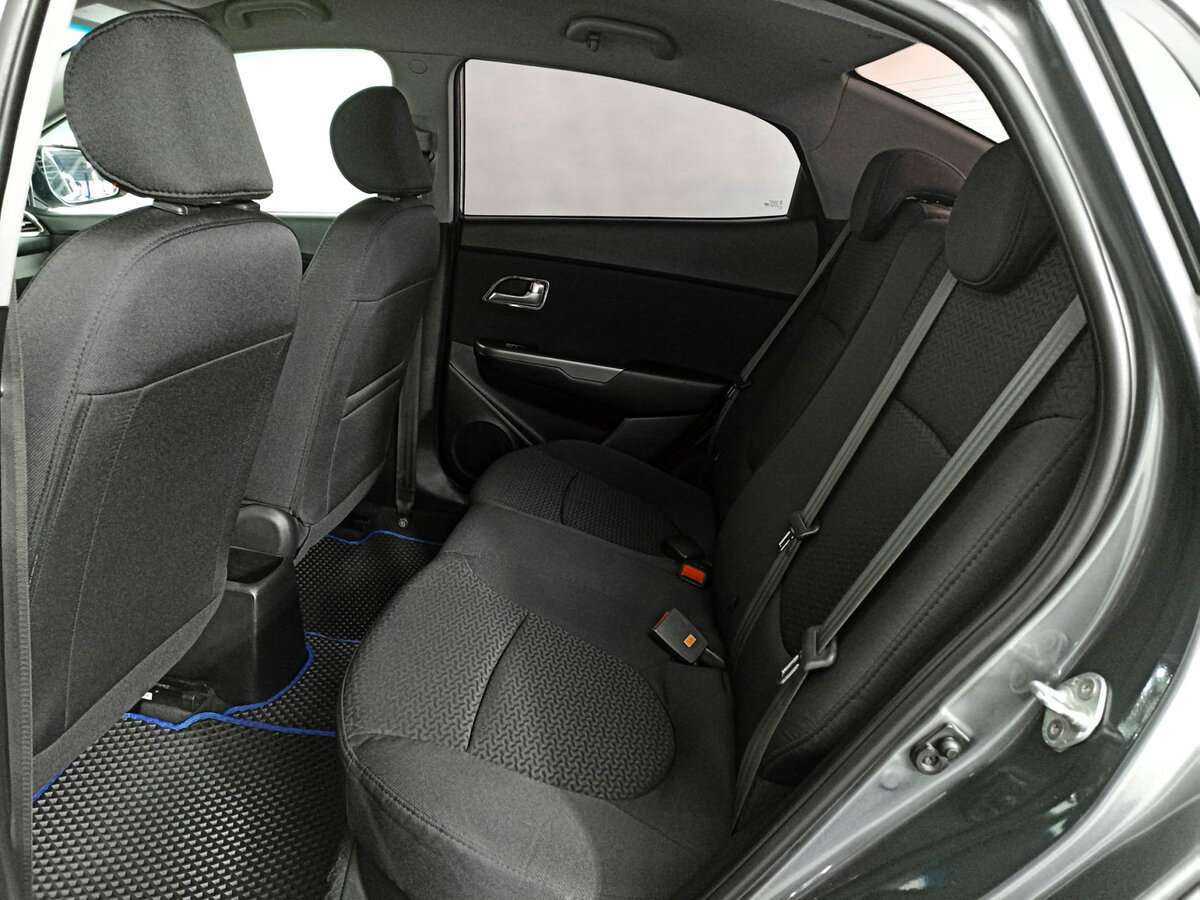 Купить Kia Rio с пробегом. Фото: #8