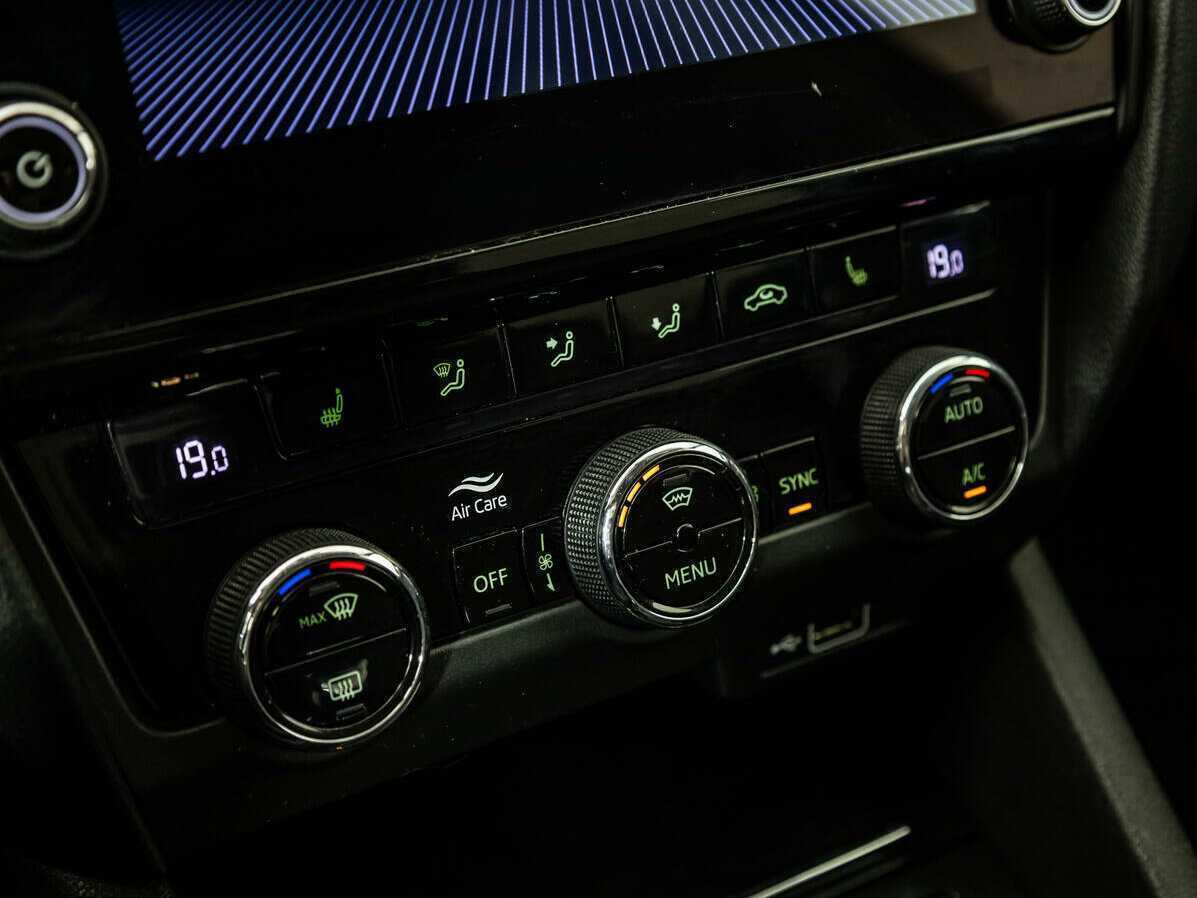Купить Skoda Octavia с пробегом. Фото: #15