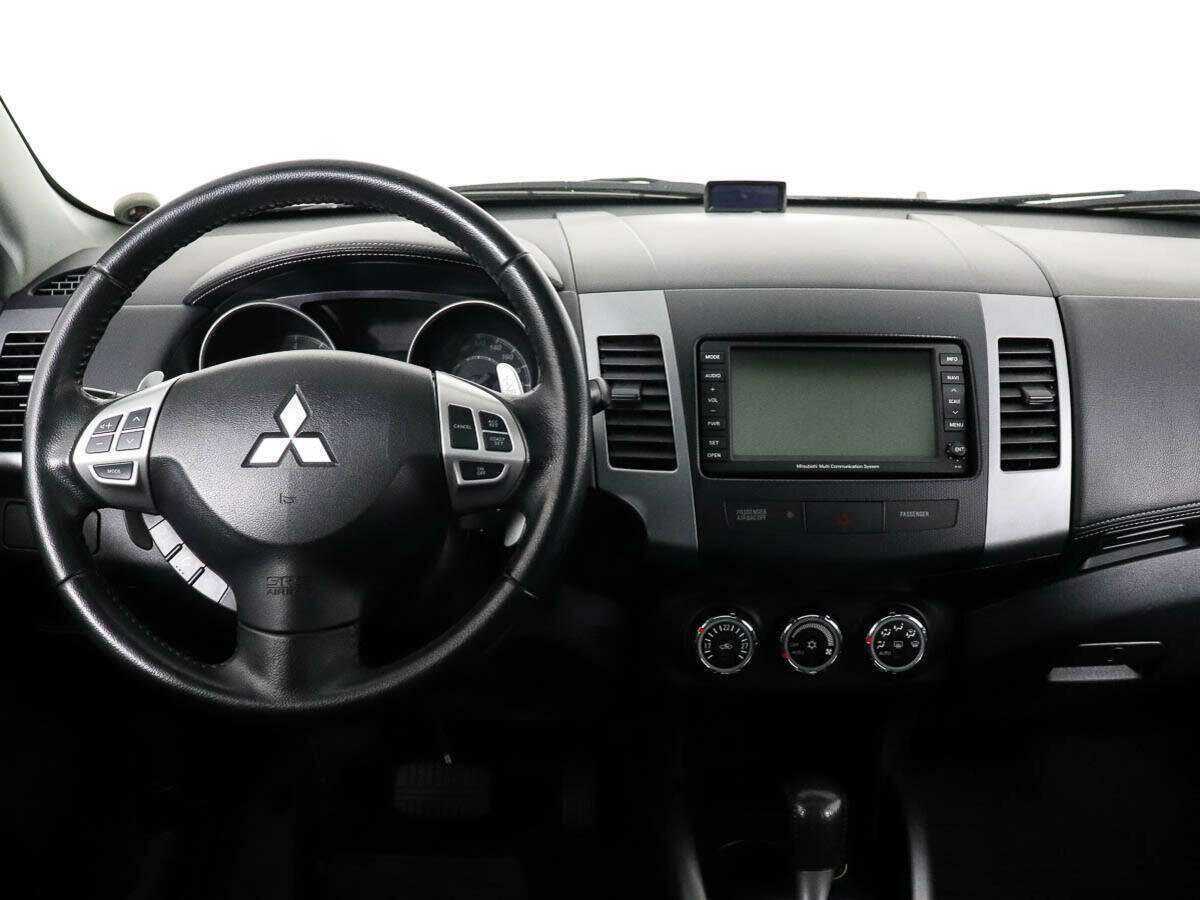 Купить Mitsubishi Outlander с пробегом. Фото: #9