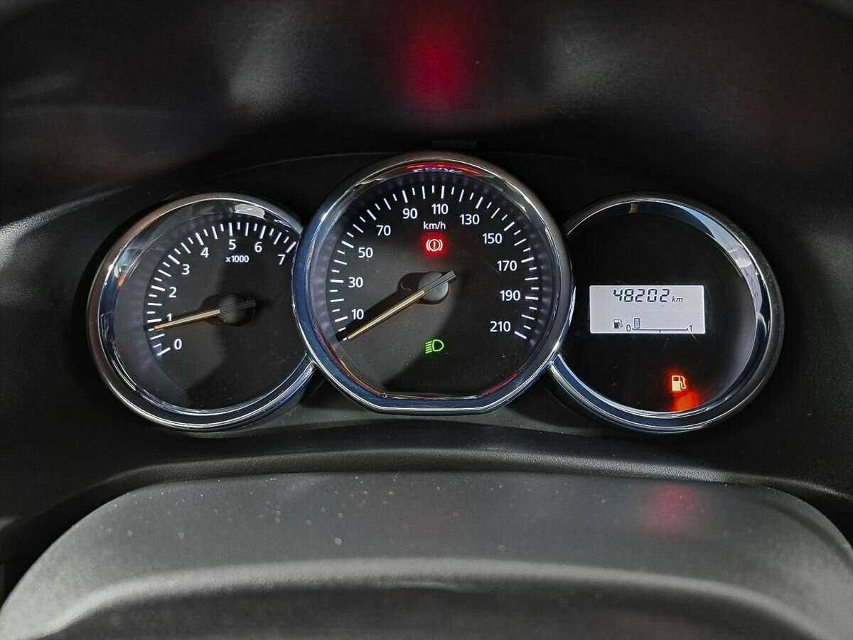 Купить Renault Sandero с пробегом. Фото: #8