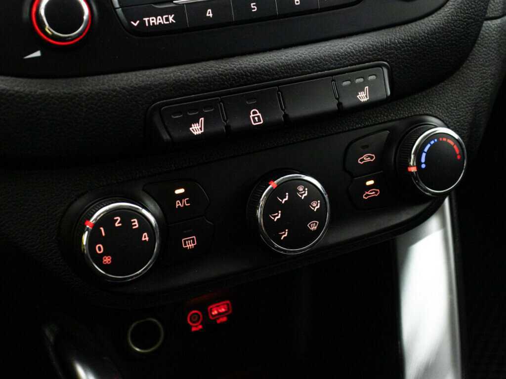 Купить Kia Ceed с пробегом. Фото: #14