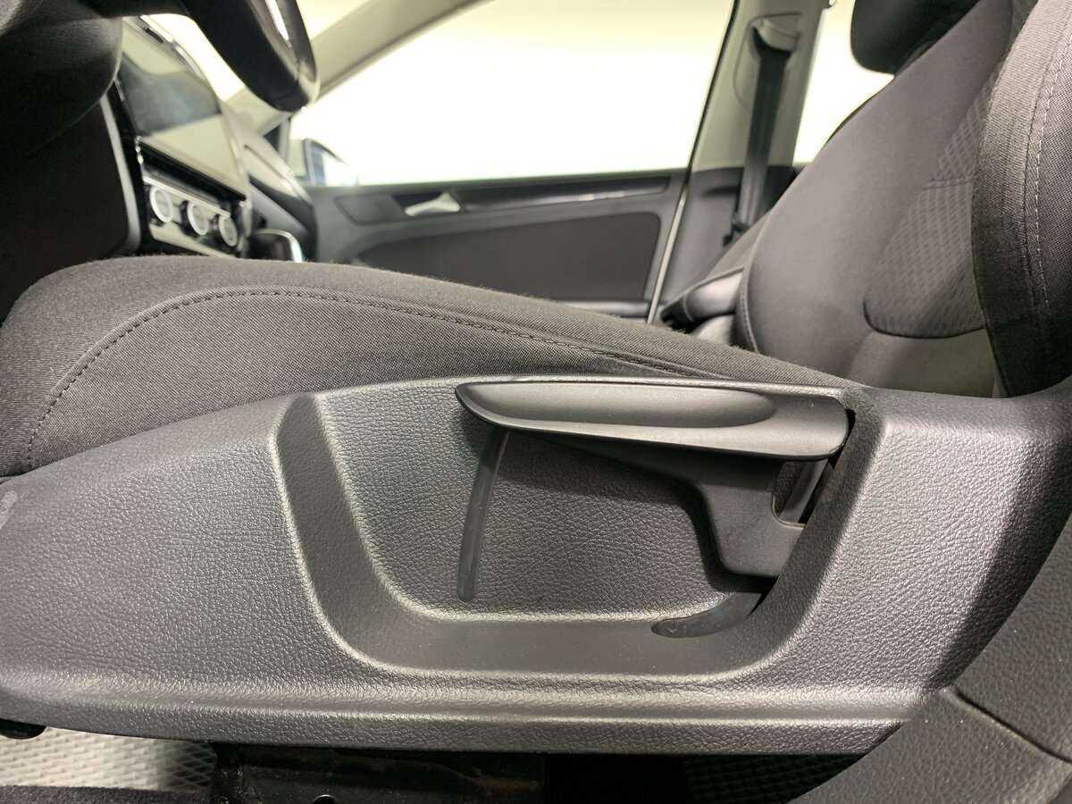Купить Volkswagen Jetta с пробегом. Фото: #13