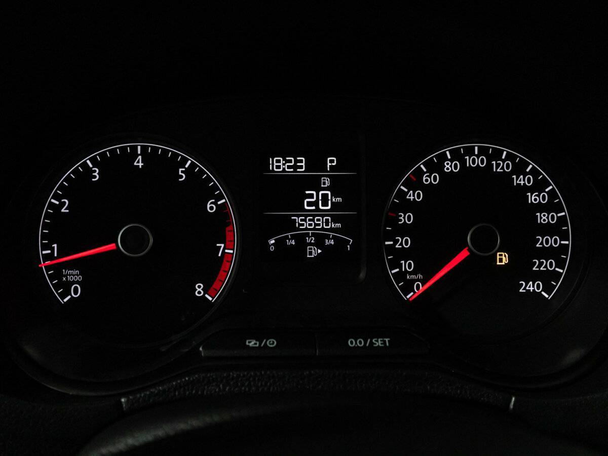 Купить Volkswagen Polo с пробегом. Фото: #11