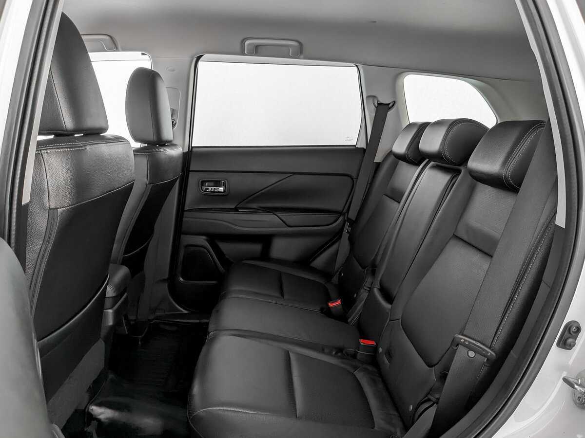 Купить Mitsubishi Outlander с пробегом. Фото: #9